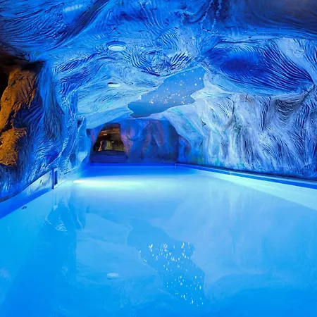 Zbojnicky Halas 招待所 Tisovec